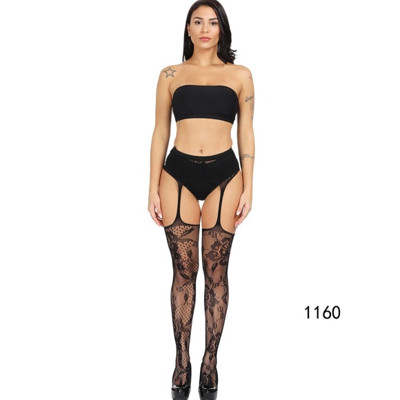 Black fishnet pantyhose - Picture 8 of 11